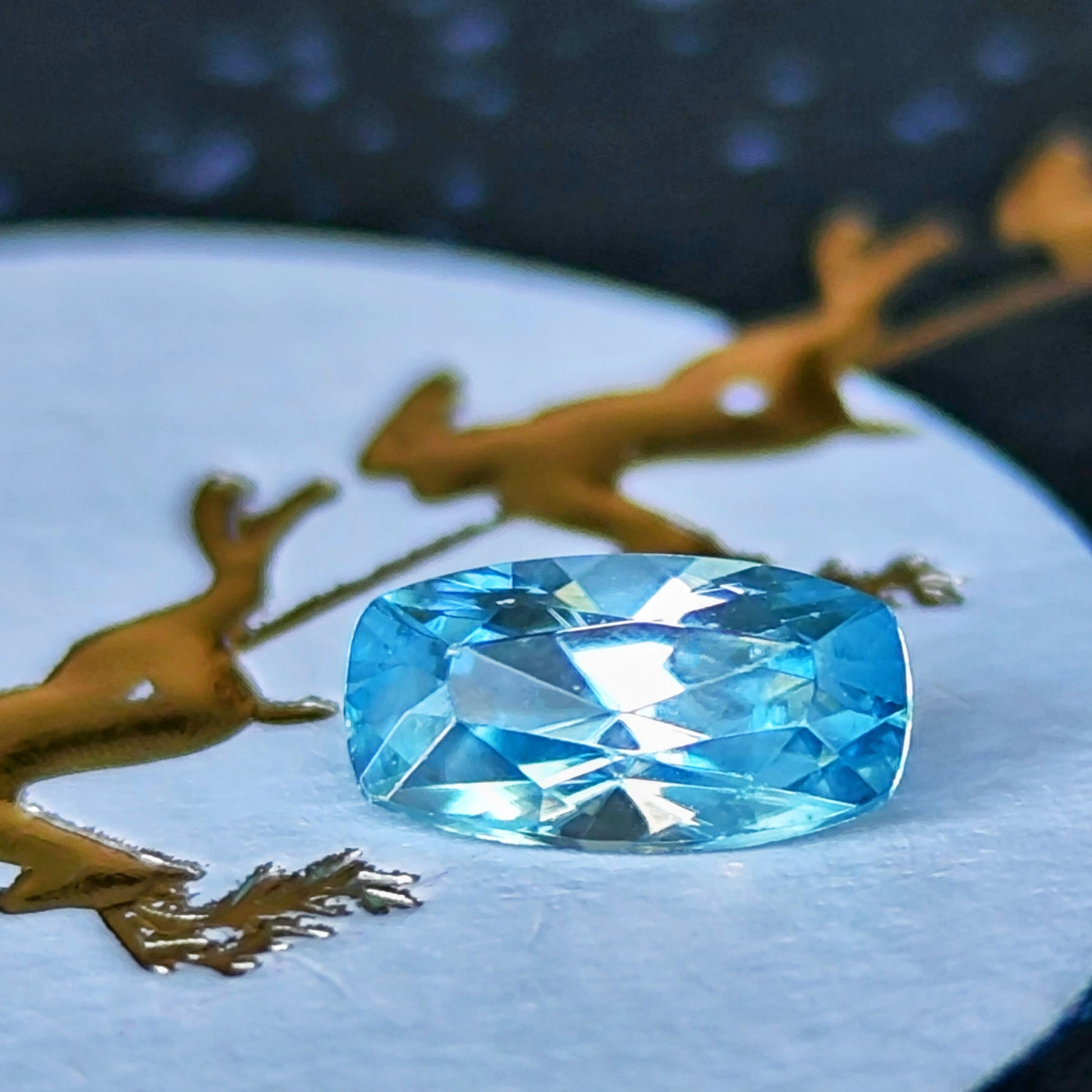 【ルース】天然バイカラージルコン 0.721ct 鑑別書