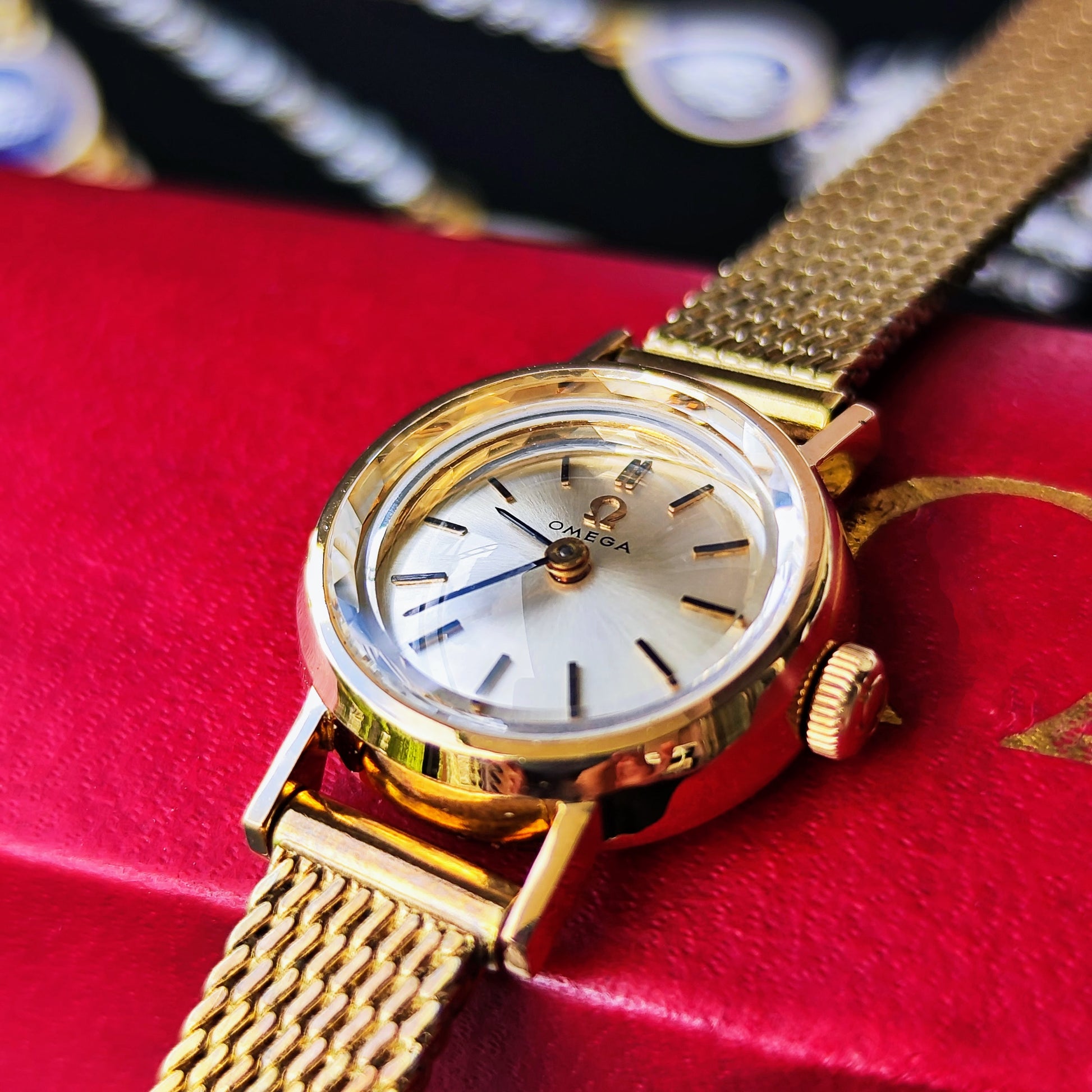 【OH済み 18金無垢】OMEGA オメガGeneve ジュネーヴ Sapphette 手巻き腕時計