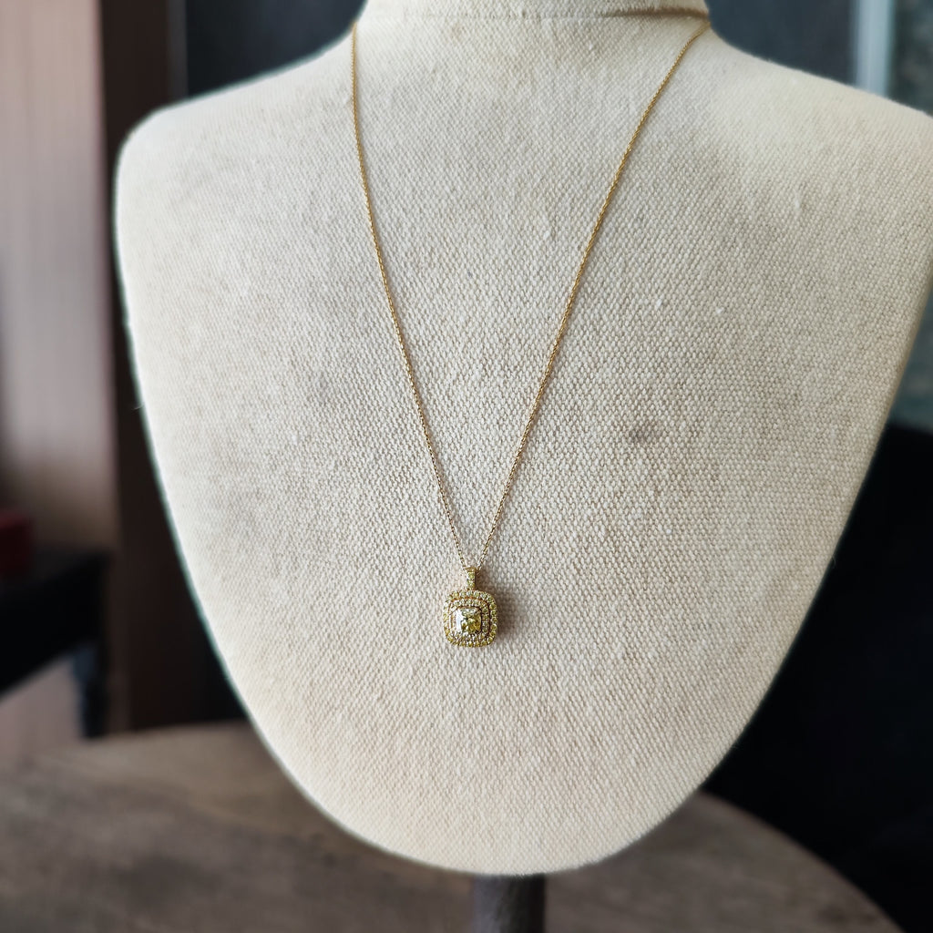 【イエローダイヤ】FANCY INTENSE YELLOW VVS2 0.71ct ネックレス GIA