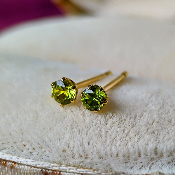 【一粒ピアス】天然デマントイドガーネット 18金ピアス