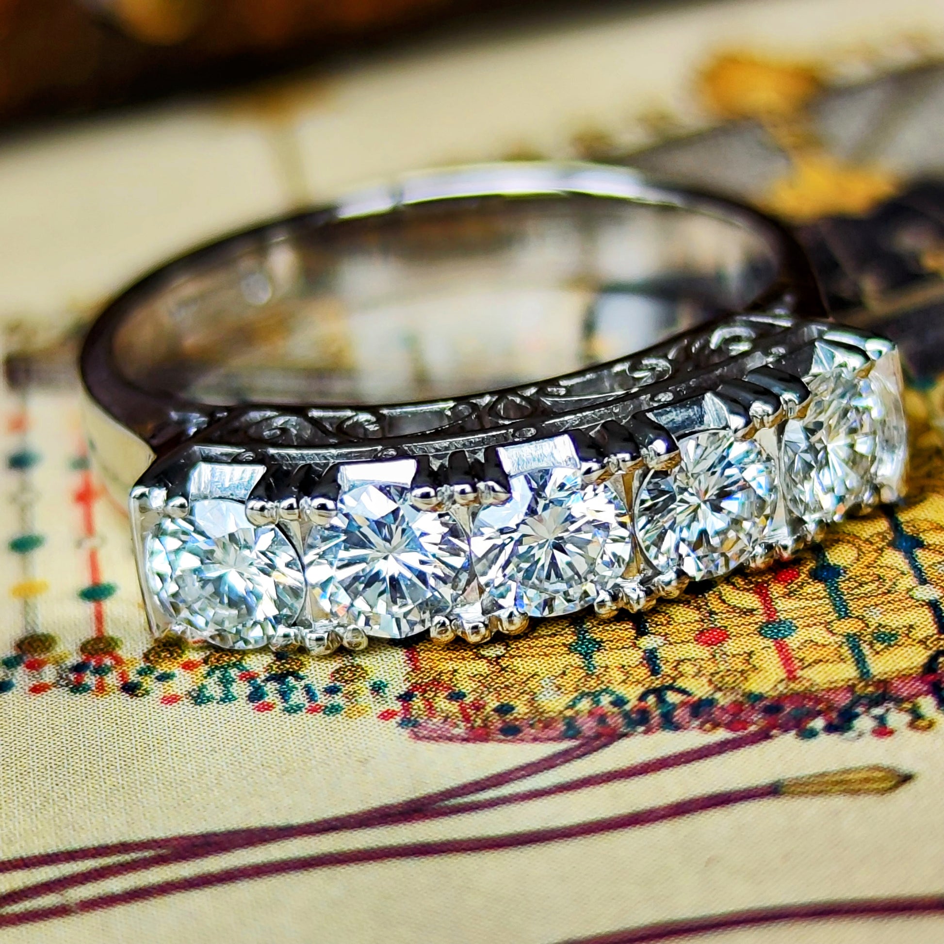 【昭和レトロ】天然ダイヤモンド 0.90ct 唐草模様 プラチナリング