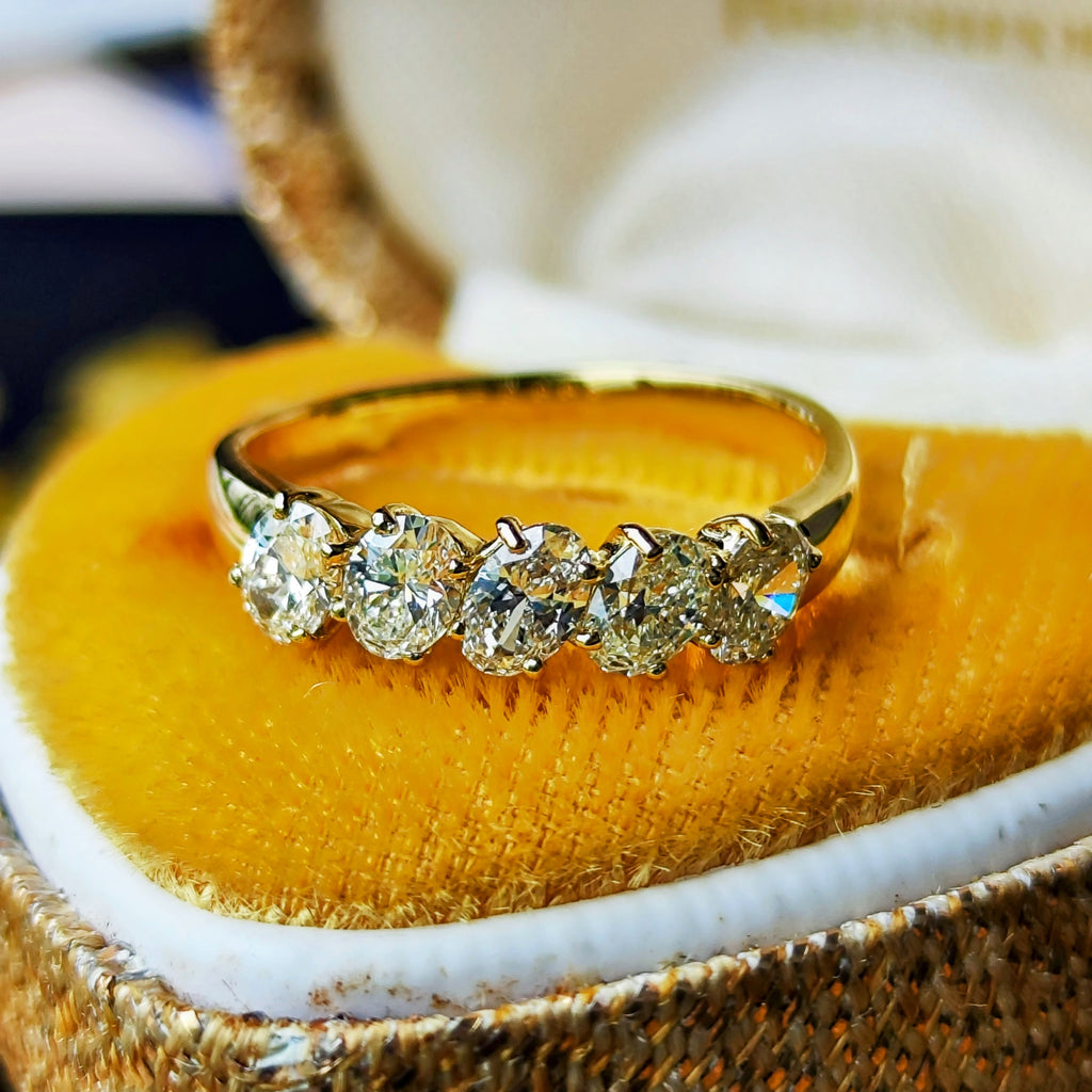 天然ダイヤモンド 0.90ct オーバル 18金リング