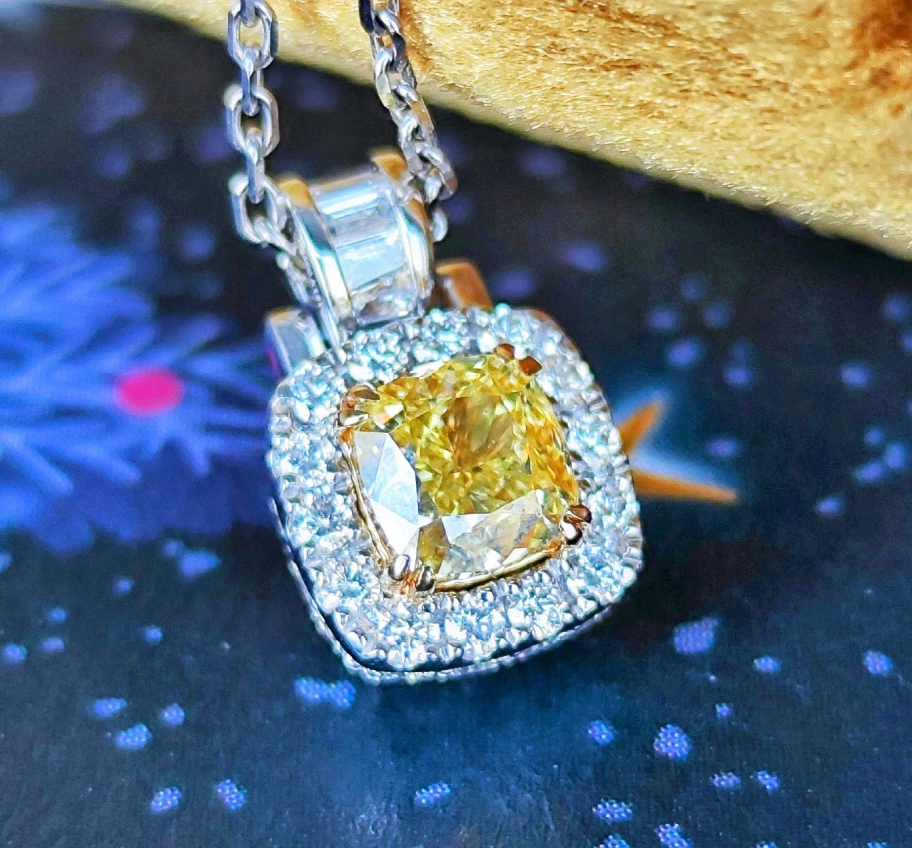 【イエローダイヤ】FANCY INTENSE YELLOW 0.60ct VVS-1 ネックレス GIA