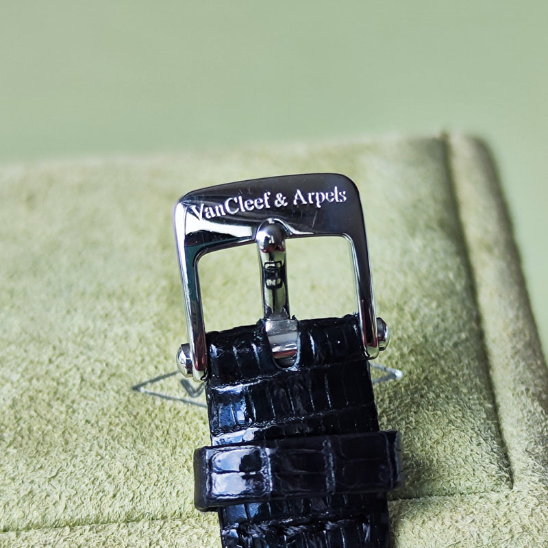 Van Cleef & Arpels ヴァンクリーフ&アーペル クラシックカレ クォーツ