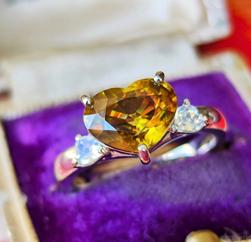 【お値下げ】天然スフェーン ハートシェイプ 天然ラブラドライト