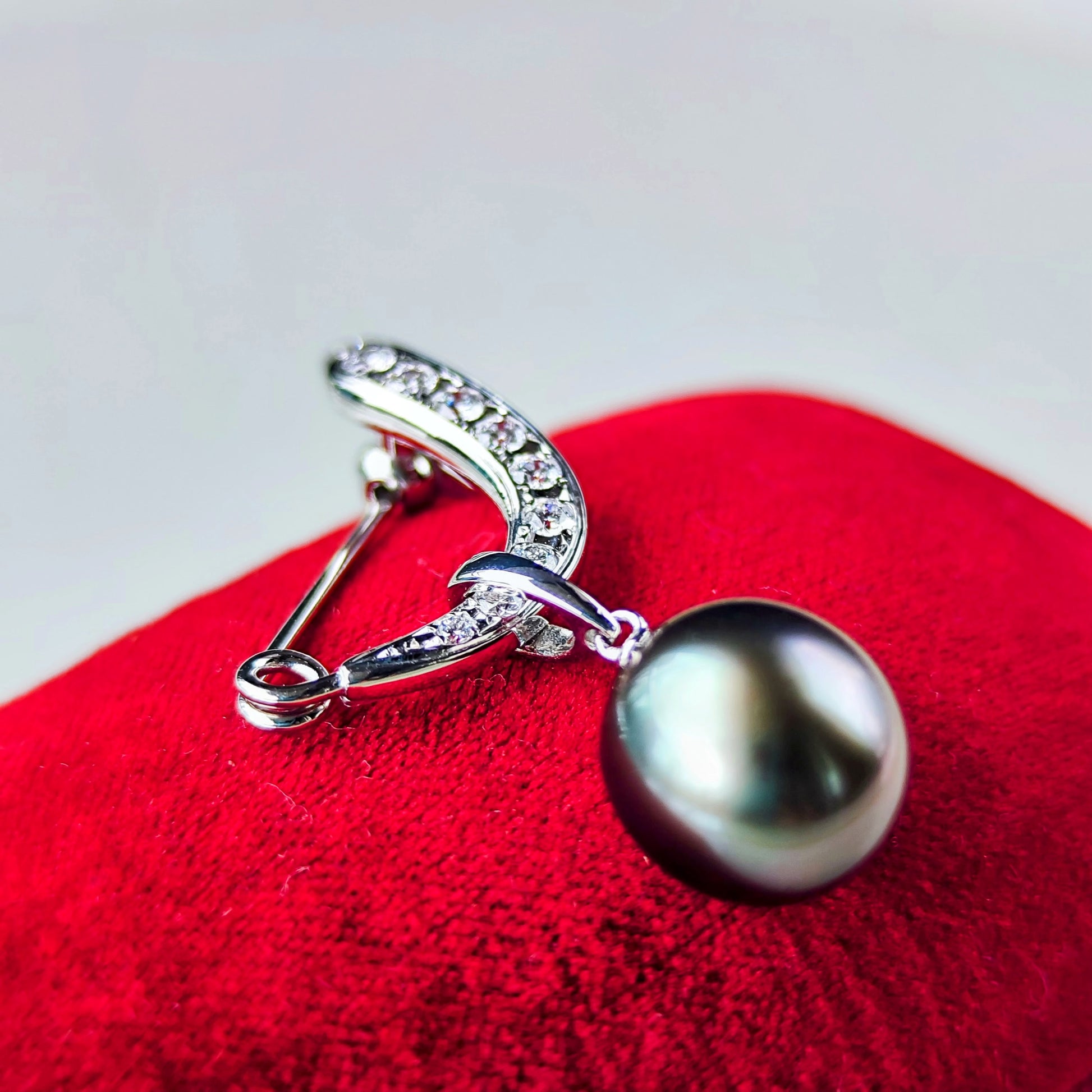 MIKIMOTO ミキモト 黒蝶真珠 ダイヤモンド ブローチ兼ペンダントトップ