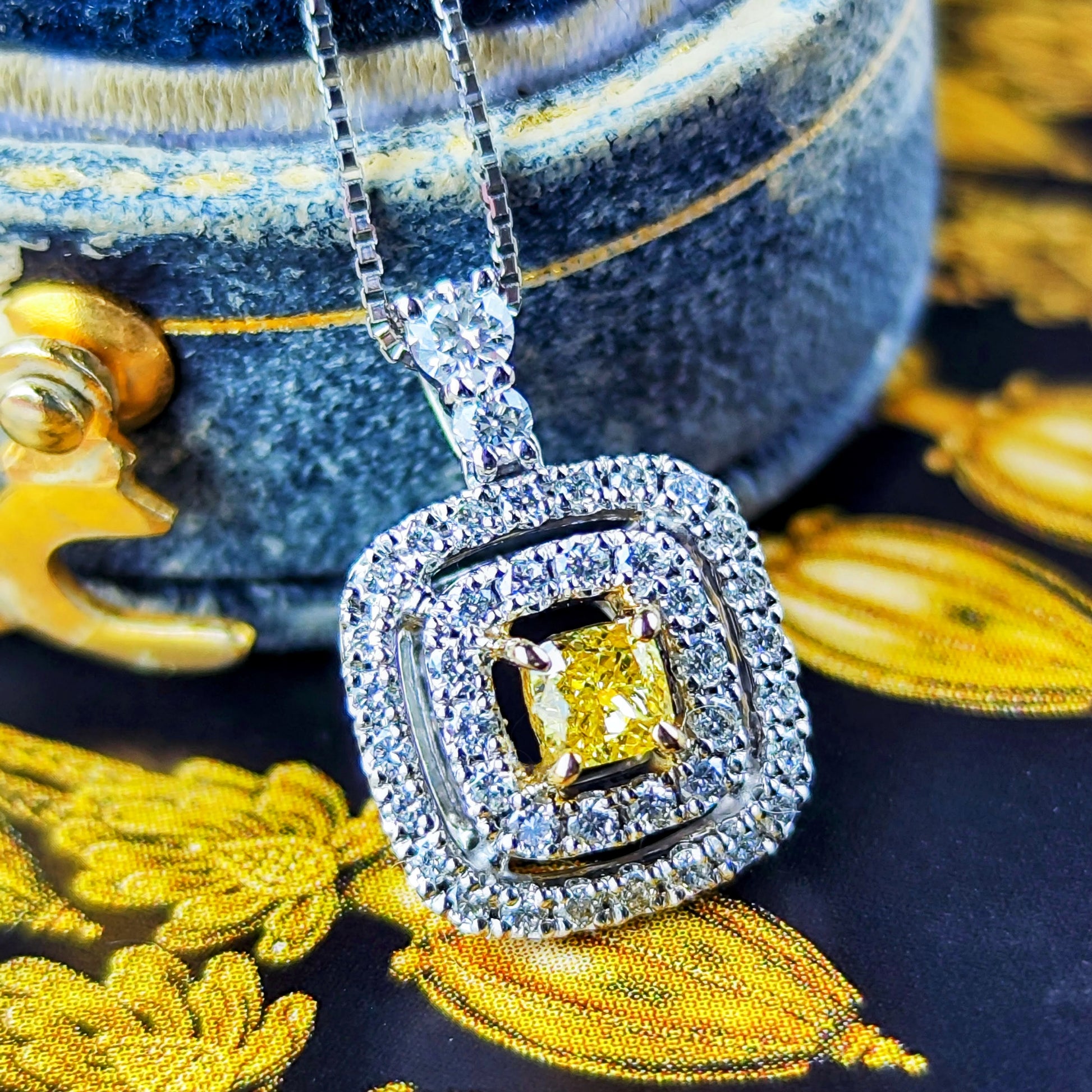 【イエローダイヤ】FANCY INTENSE YELLOW VVS2 0.186ct ネックレス