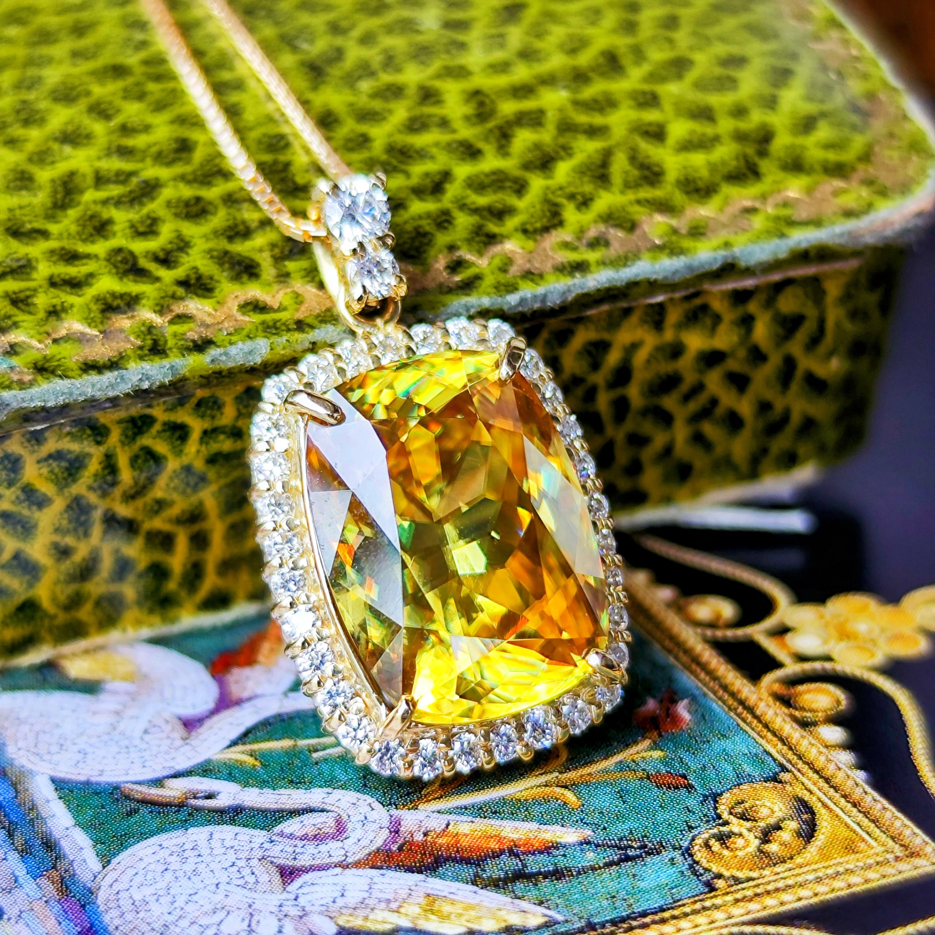本真珠 天然ダイヤモンド 大粒 8.24ct】天然スフェーン 天然ダイヤモンド ネックレス – Mico宝飾店
