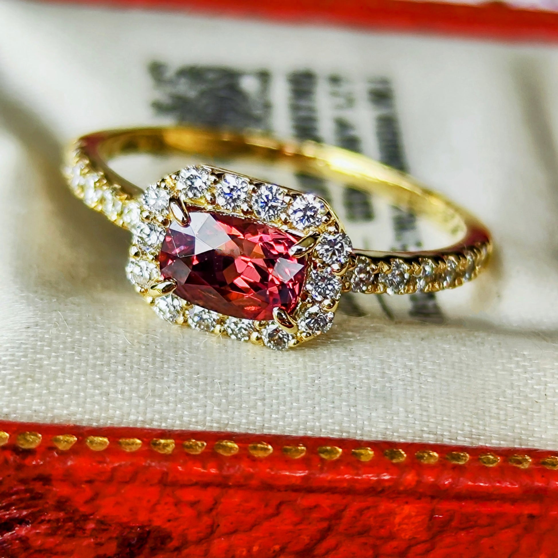 天然マラヤガーネット 0.77ct 天然ダイヤモンド リング