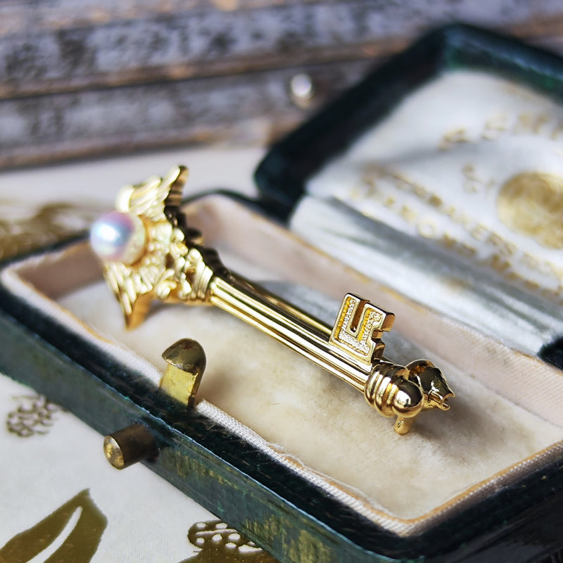 MIKIMOTO ミキモト 鍵と羽のモチーフ あこや真珠 18金 ブローチ