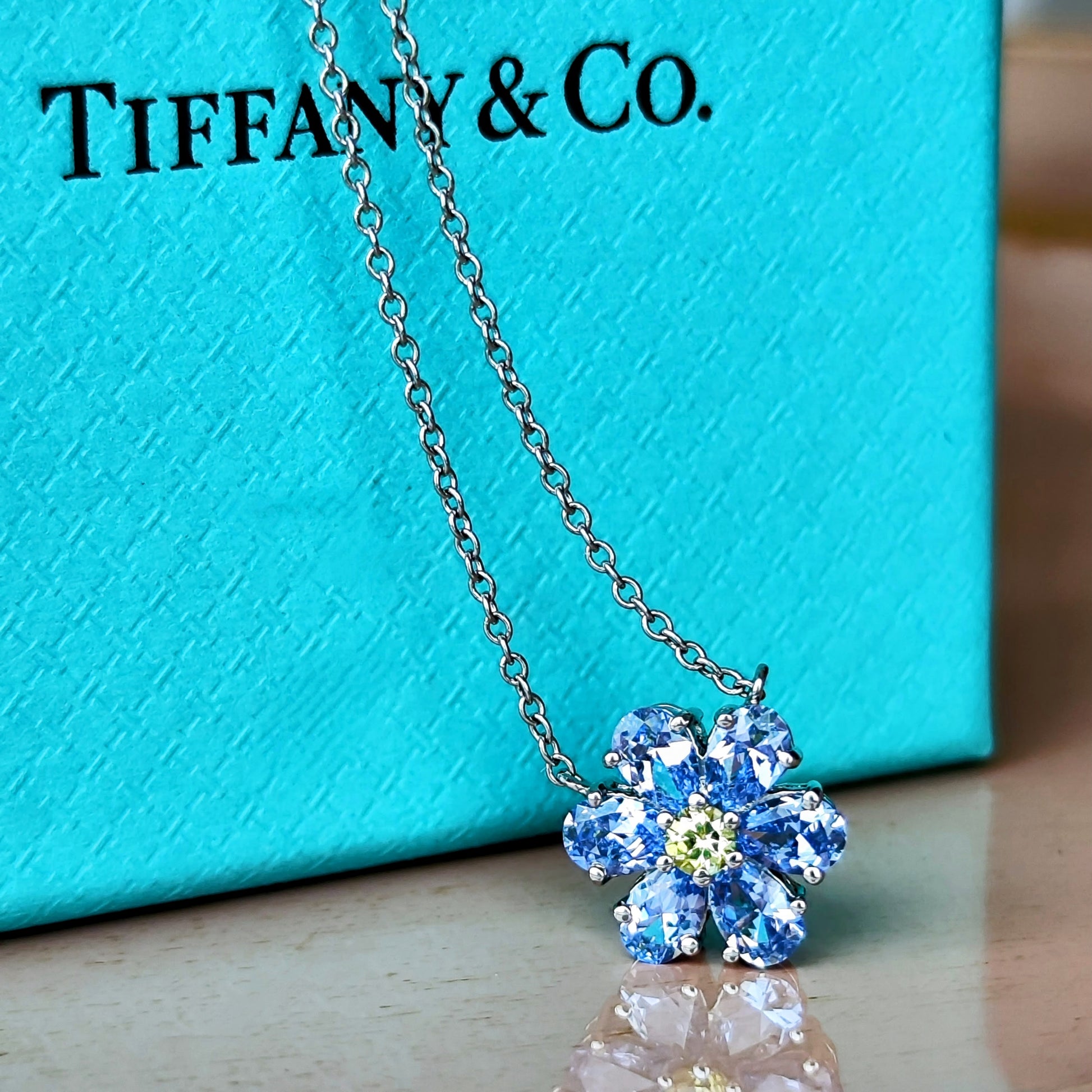 TIFFANY &Co ティファニー サファイア フラワーネックレス プラチナ