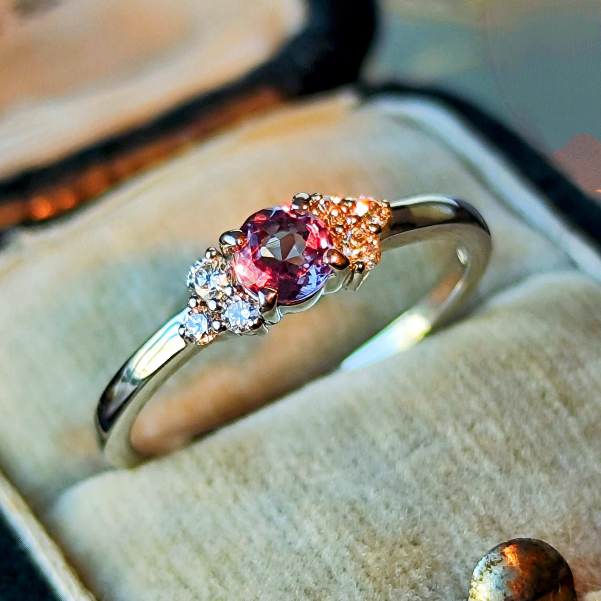 【カラーチェンジ】天然ガーネット 天然ダイヤモンド プラチナリング