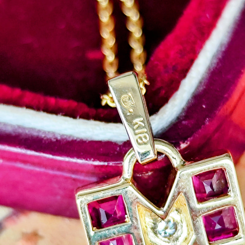 優雅で美しい　ルビーと天然ダイヤモンドのペンダントトップ MIKIMOTO ミキモト 天然ルビー 天然ダイヤモンド ペンダント