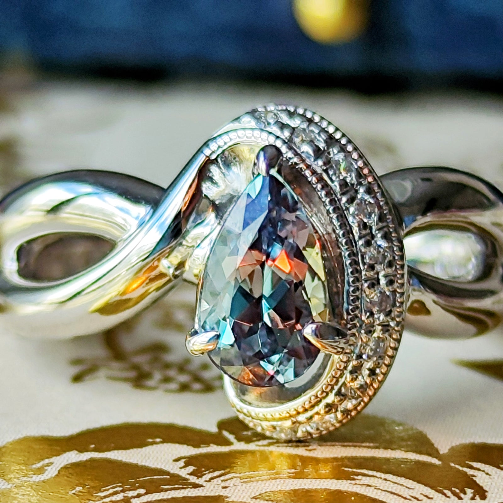 天然アレキサンドライトリング 1.02カラット 大粒 0.82ct】天然アレキサンドライト 天然ダイヤモンド リング