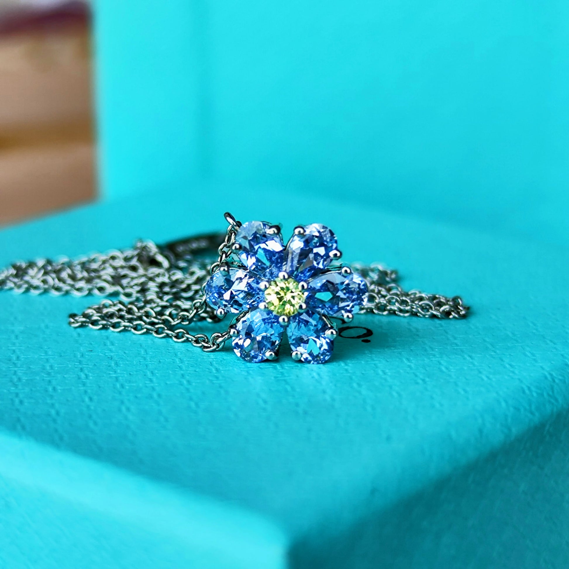 TIFFANY &Co ティファニー サファイア フラワーネックレス プラチナ