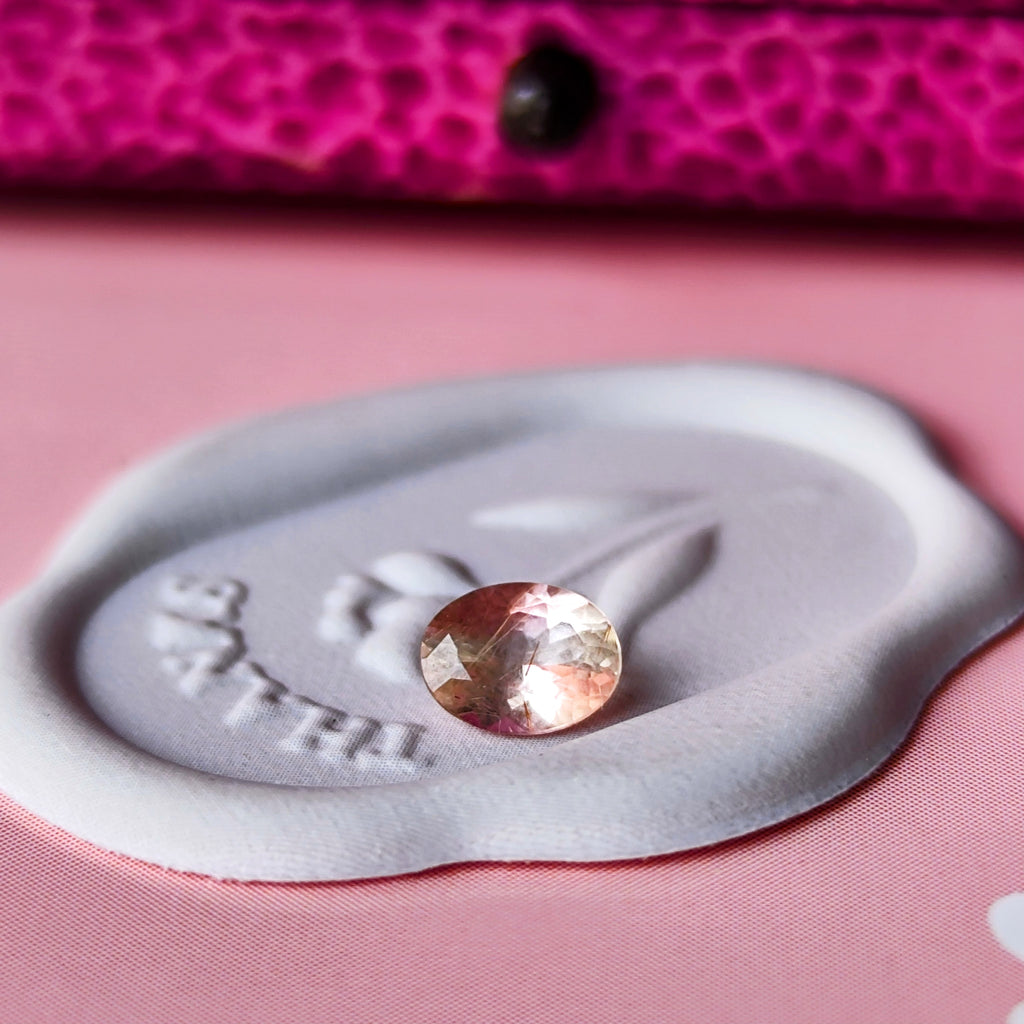 ルース】天然ピンクユークレース 0.315ct 鑑別書付き – Mico宝飾店