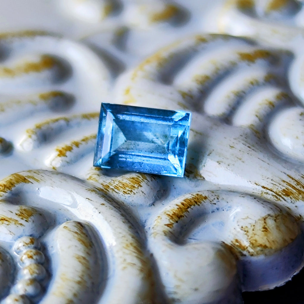 【ルース タトゥー鉱山】天然アクアマリン 0.433ct 鑑別書付き