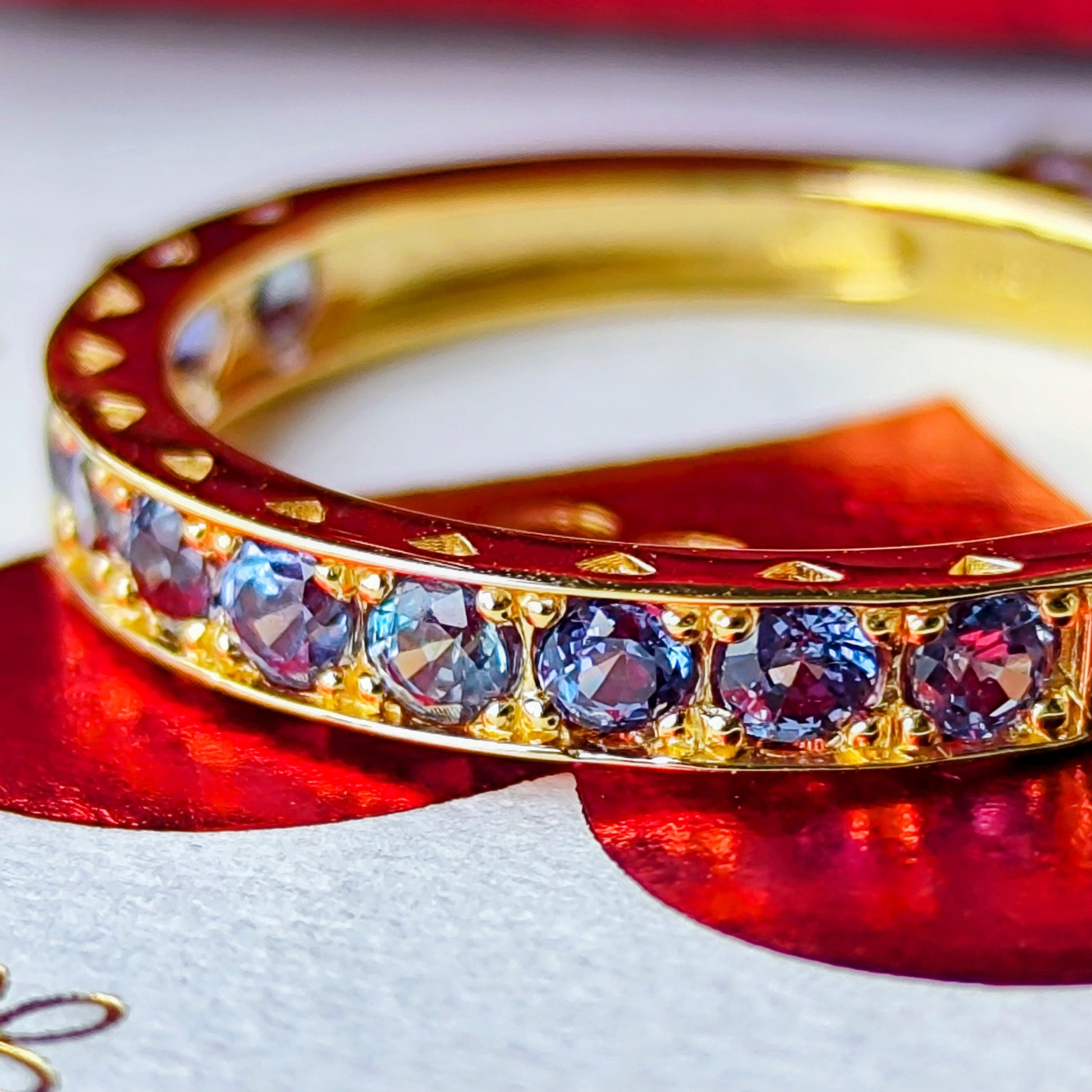 天然アレキサンドライト 0.65ct ハーフエタニティリング 18金YG ②
