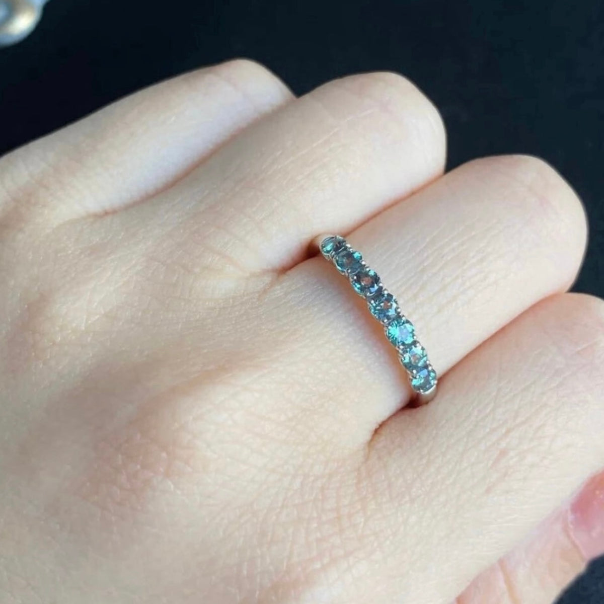 天然アレキサンドライト ハーフエタニティリング – Mico宝飾店