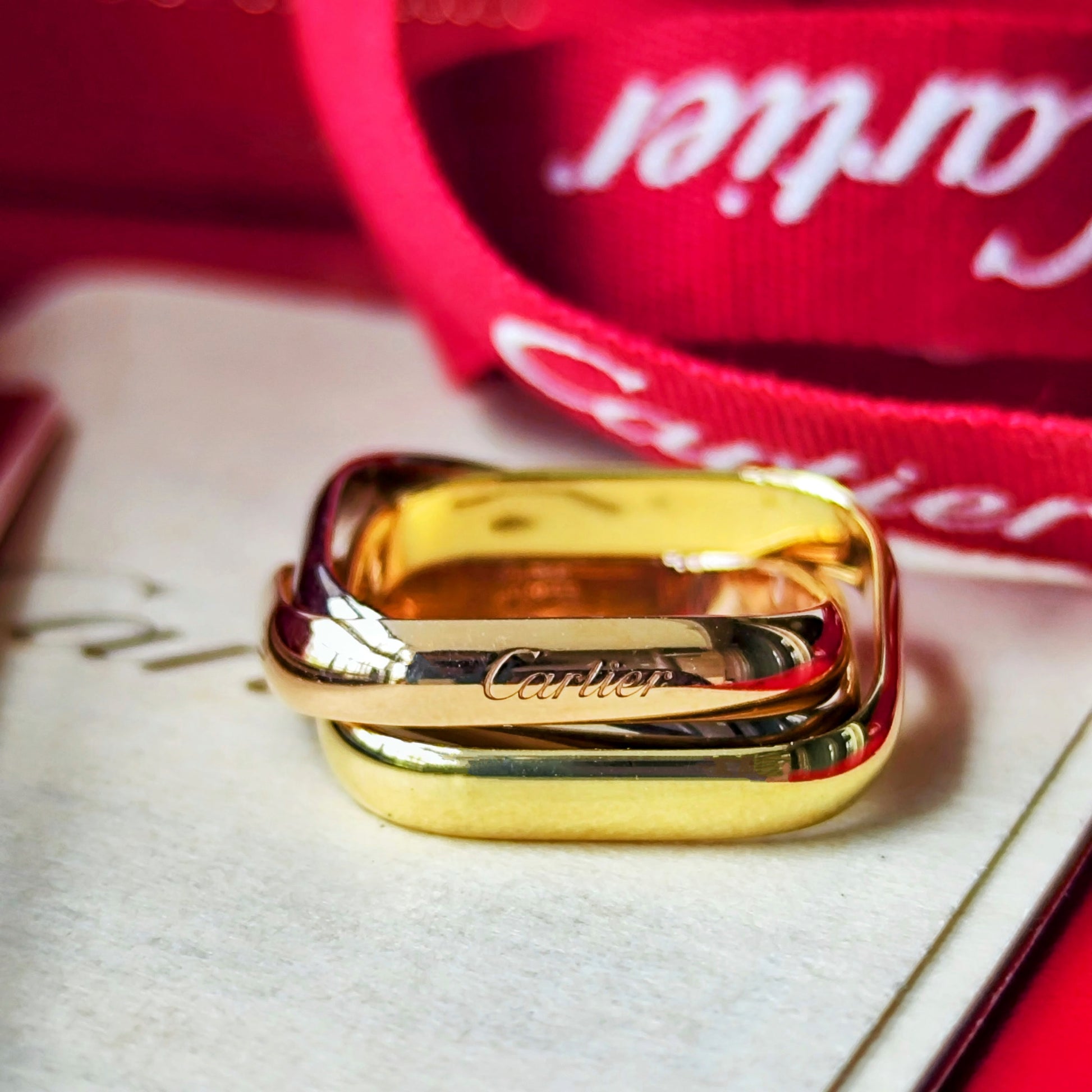 Cartier カルティエ トリニティ クッション クラシック 53