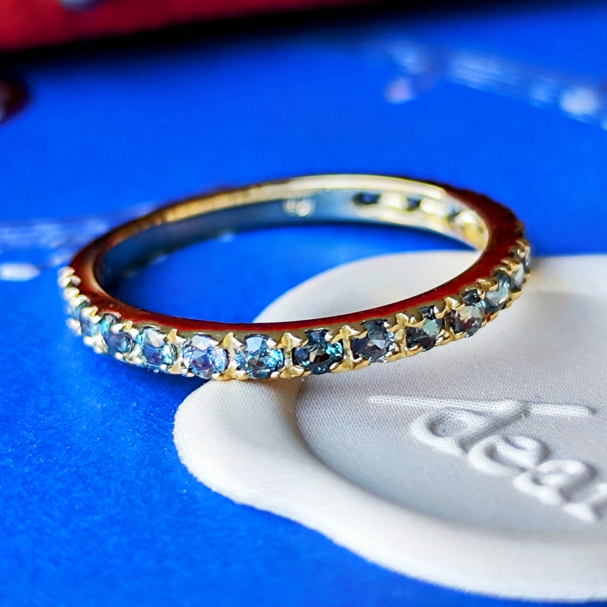 【お値下げ】天然アレキサンドライト ハーフエタニティリング 18金YG ①