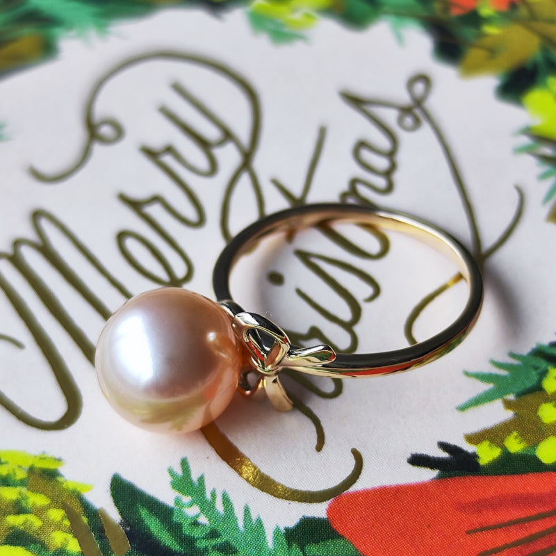 【アプリコット】有核淡水パール リボン 10金リング