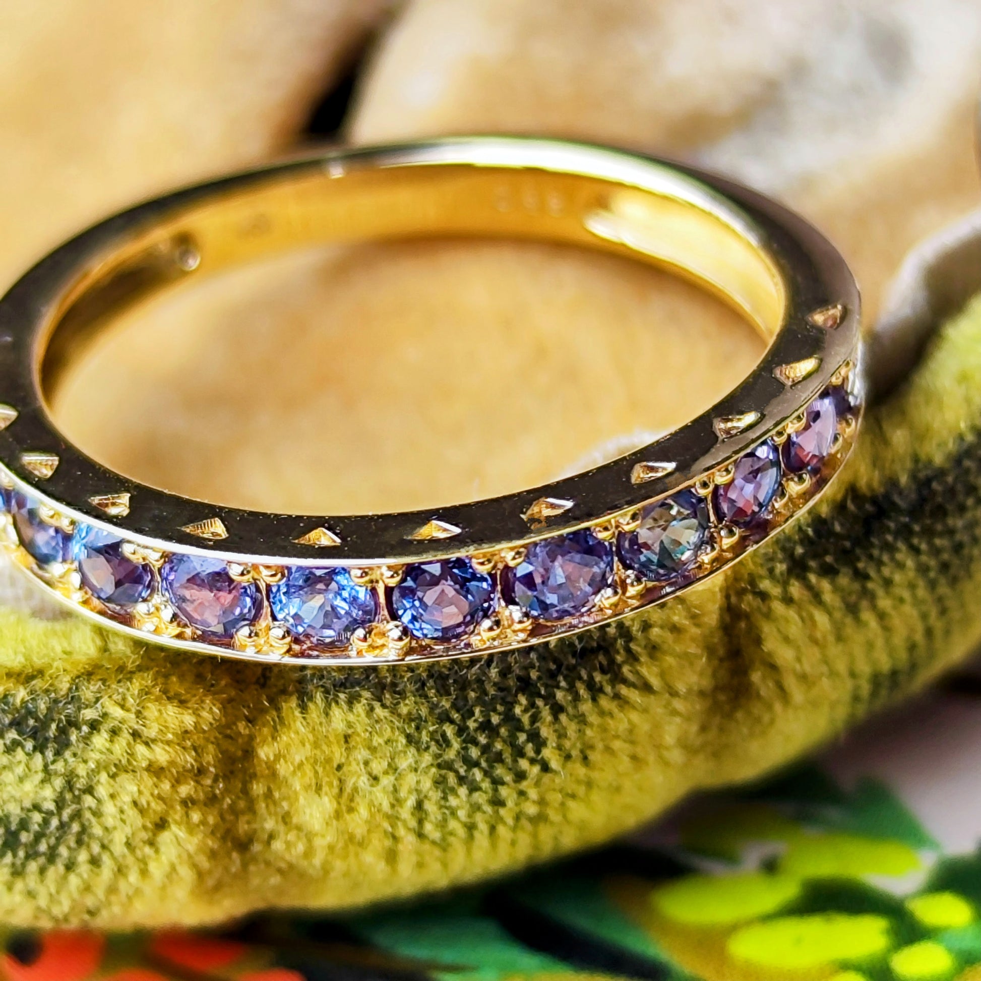 天然アレキサンドライト 0.65ct ハーフエタニティリング 18金YG ②