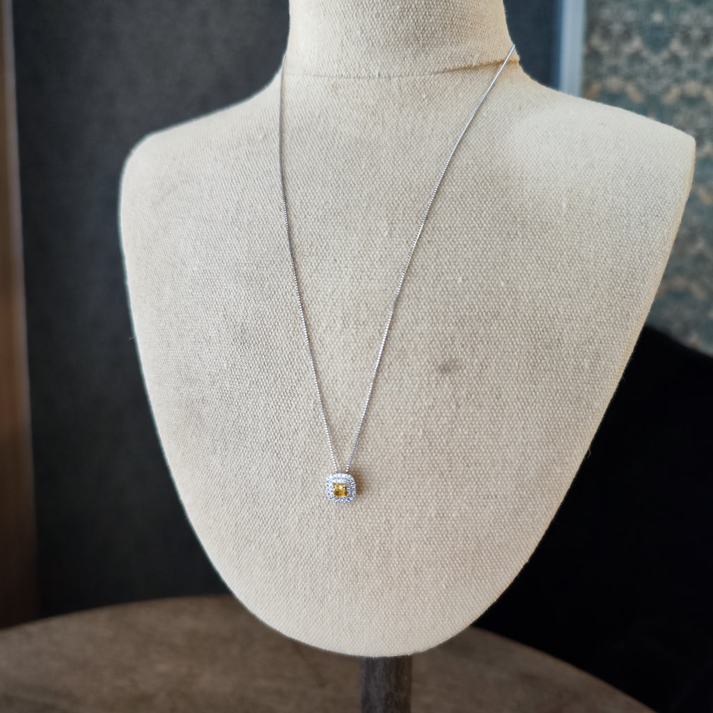 【イエローダイヤ】FANCY VIVID YELLOW VVS2 0.292ct ネックレス