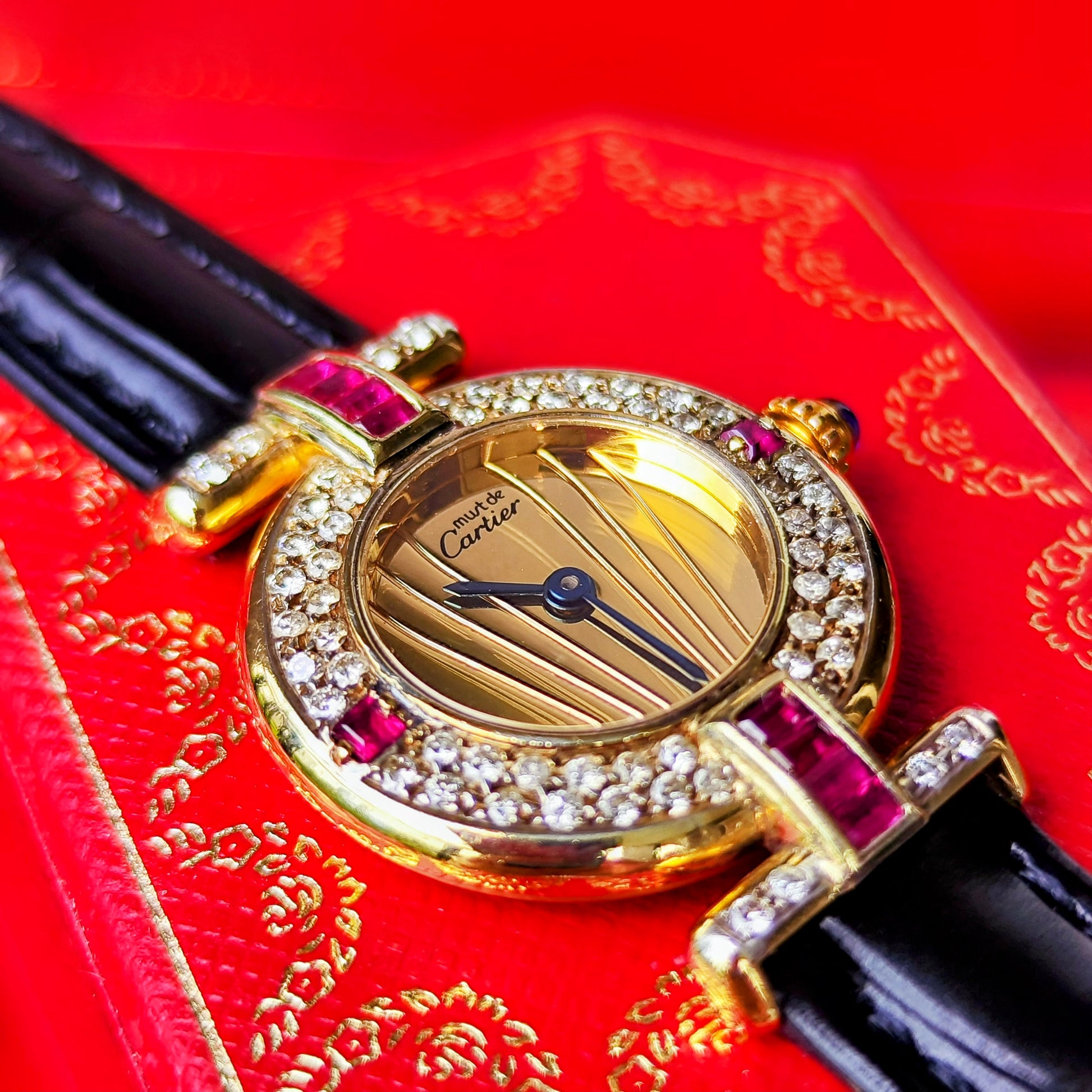 Cartier カルティエ マストコリゼ ダイヤモンド&ルビー ベゼル クォーツ腕時計