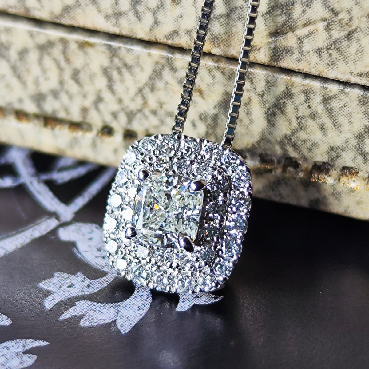 【インターナリーフローレス】天然ダイヤモンド 0.52ct ネックレス
