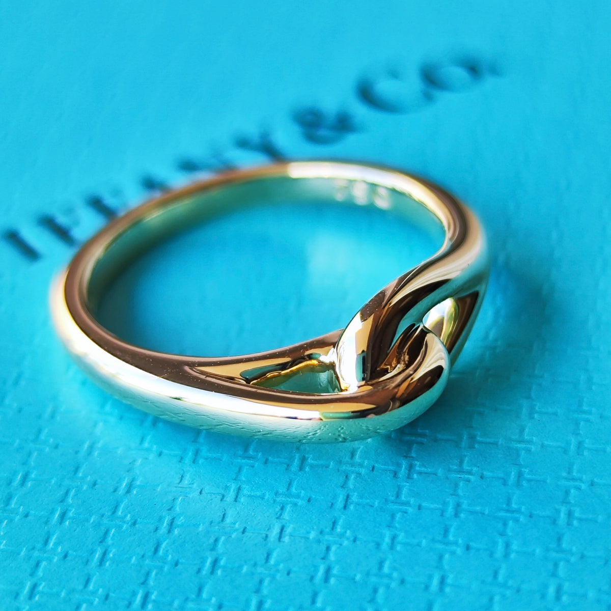 【オールドティファニー】TIFFANY&Co
ティファニー ノットリング ダブルループ 18金YG