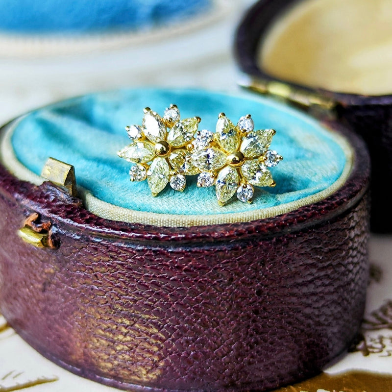 天然ダイヤモンド マーキスカット 18金ピアス