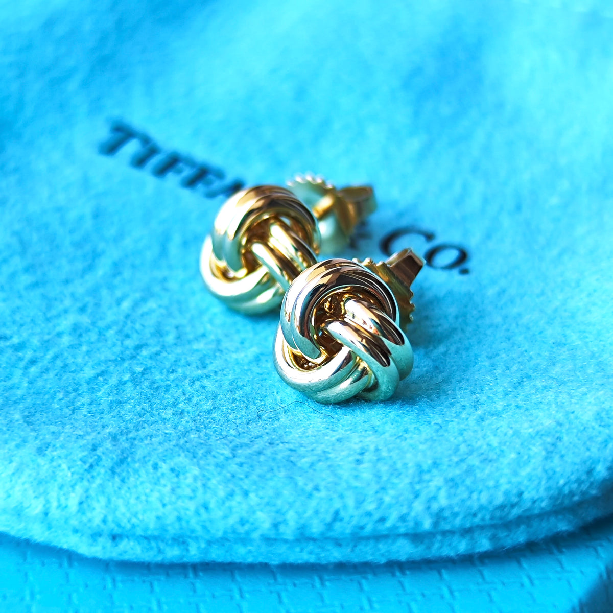 TIFFANY &Co ティファニー ノットシグネチャー ピアス 18金YG