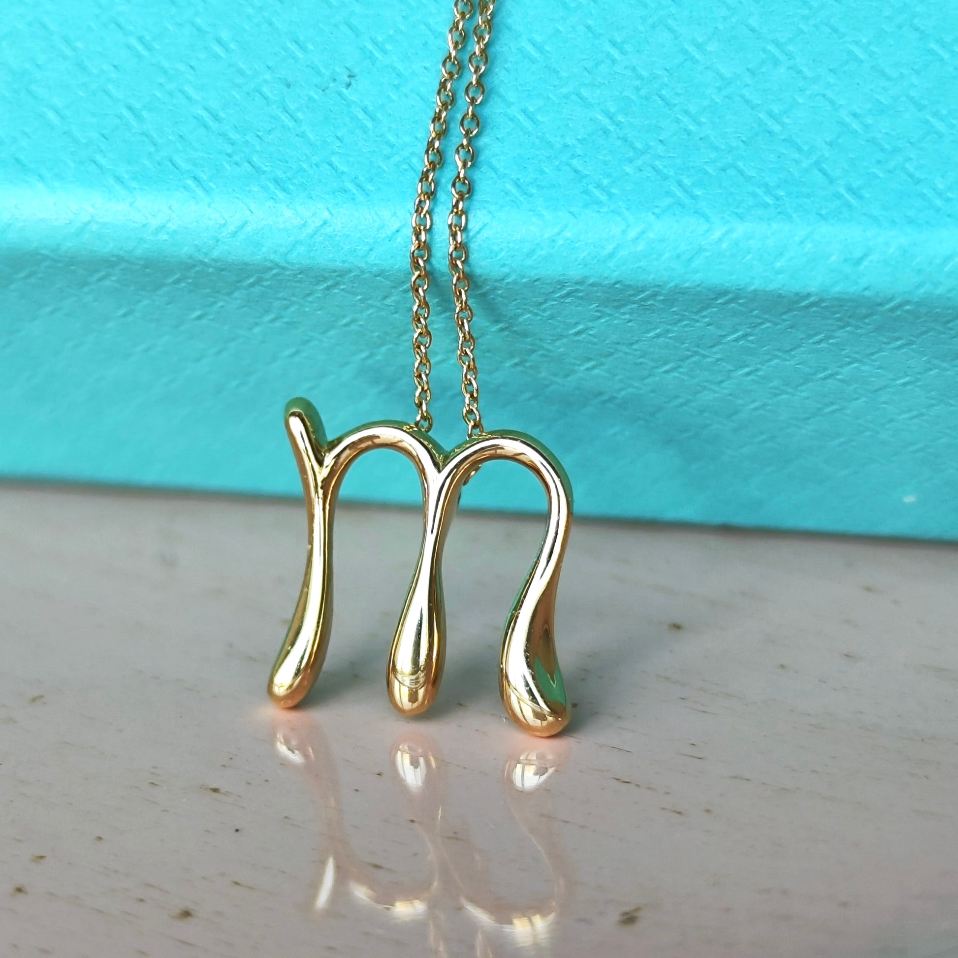 TIFFANY &Co ティファニー レター「M」ネックレス 18金YG