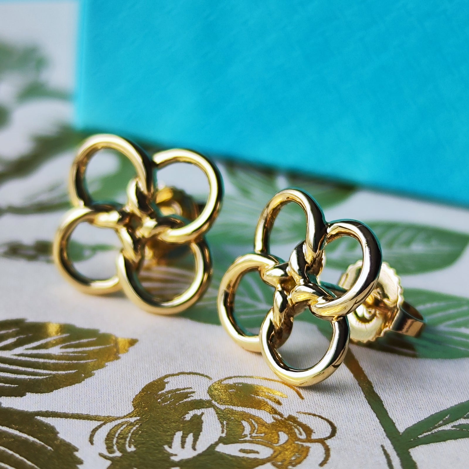 TIFFANY &Co ティファニー クアドロフォリオ 18金ピアス – Mico宝飾店