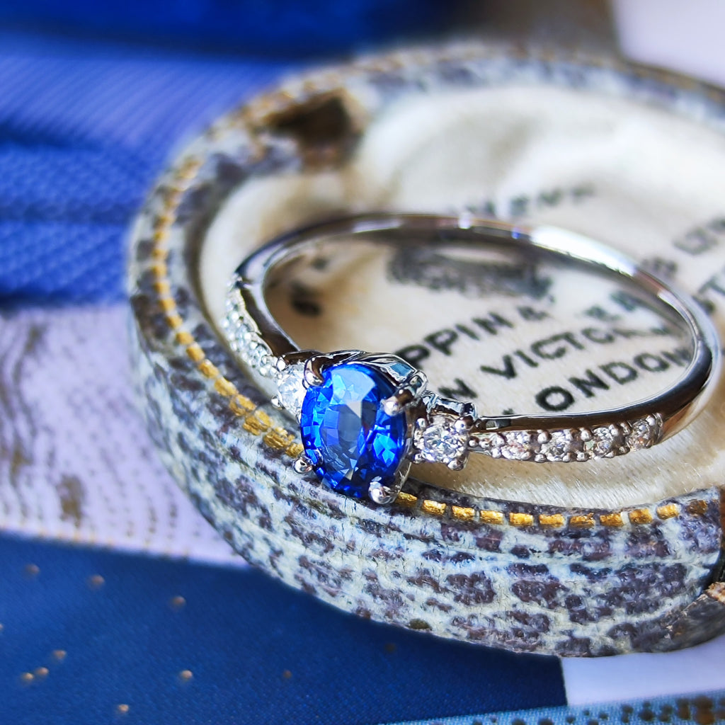 【コーンフラワー】天然サファイア 0.47ct 天然ダイヤモンド リング