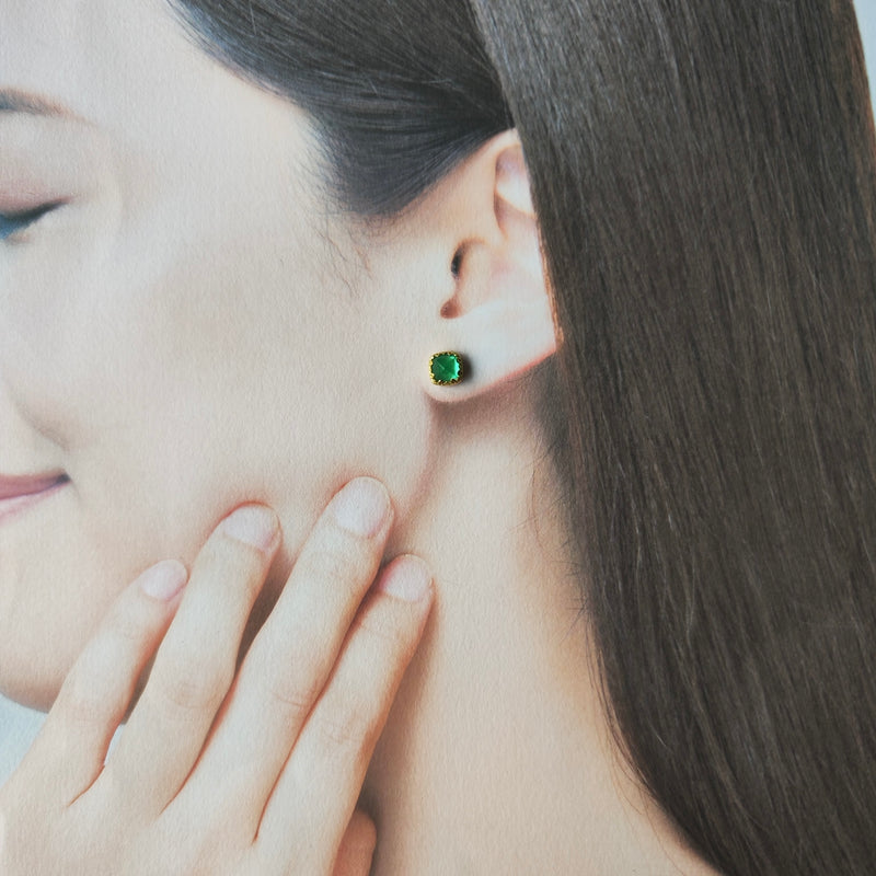 【シュガーローフ】天然エメラルド 18金ピアス