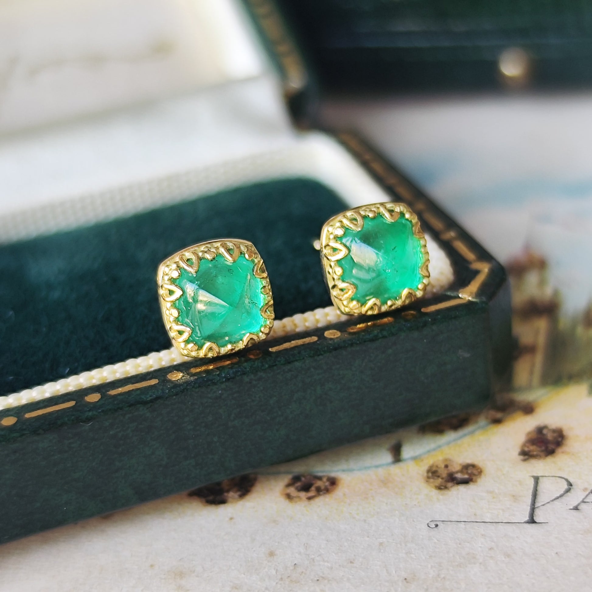 【シュガーローフ】天然エメラルド 18金ピアス ②