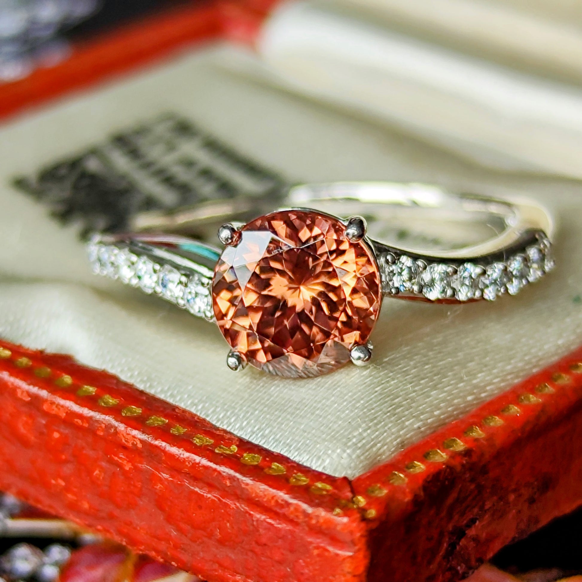 【オレンジジルコン】天然ジルコン 天然ダイヤモンド 18金WG リング