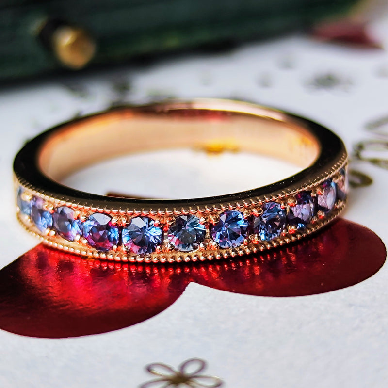 天然アレキサンドライト ダイヤカット ハーフエタニティリング 18金PG