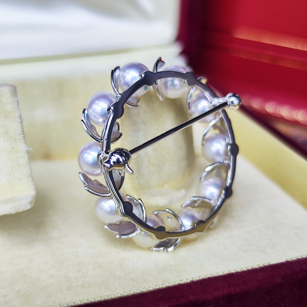 MIKIMOTO ミキモトあこや真珠 月桂樹リースモチーフ ブローチ 18金WG