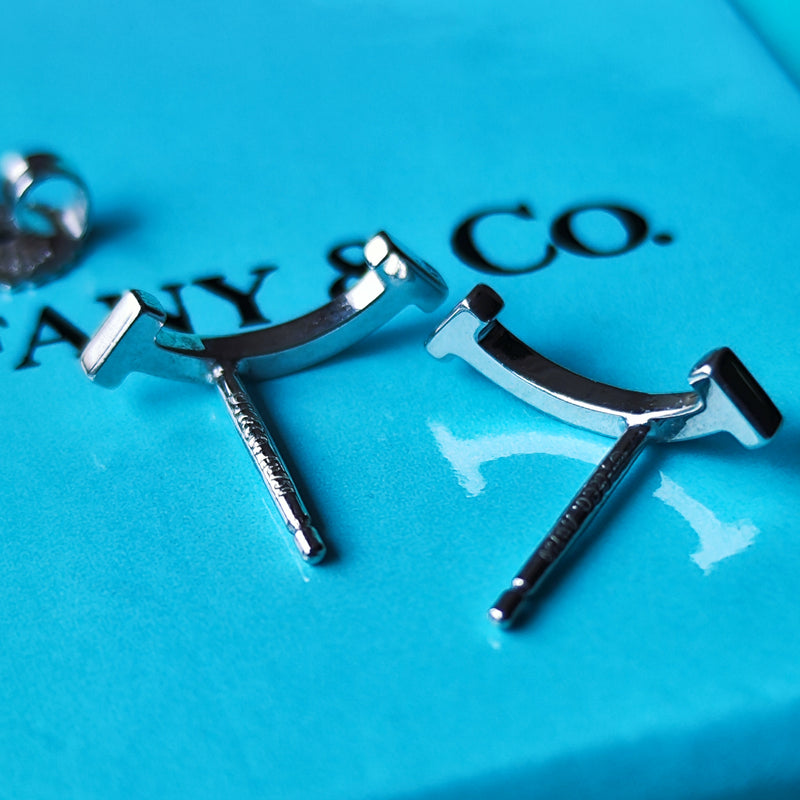 TIFFANY &Co ティファニー Tスマイル 18金WG ピアス