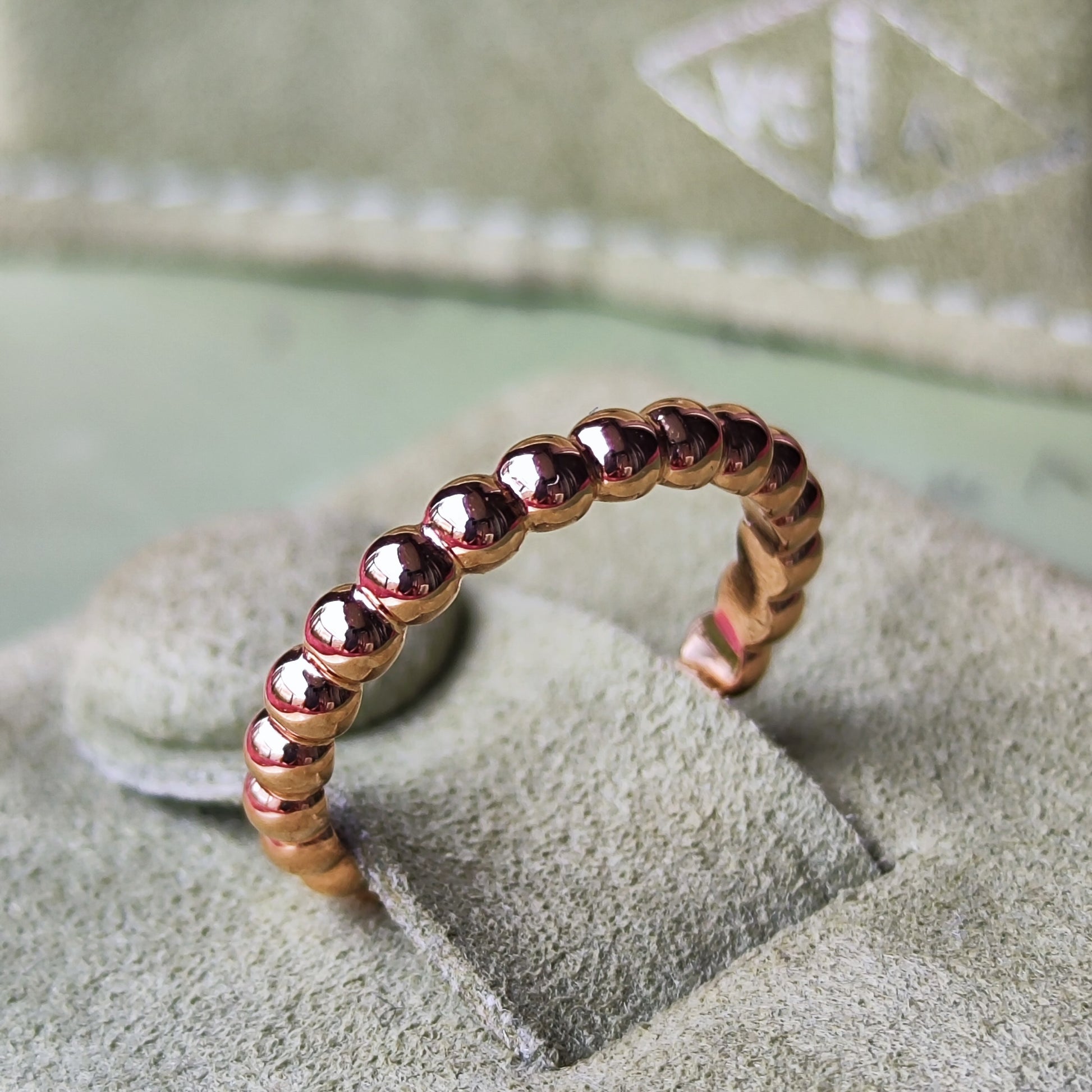 Van Cleef & Arpels ヴァンクリーフ&アーペル ペルレ ミディアム 50