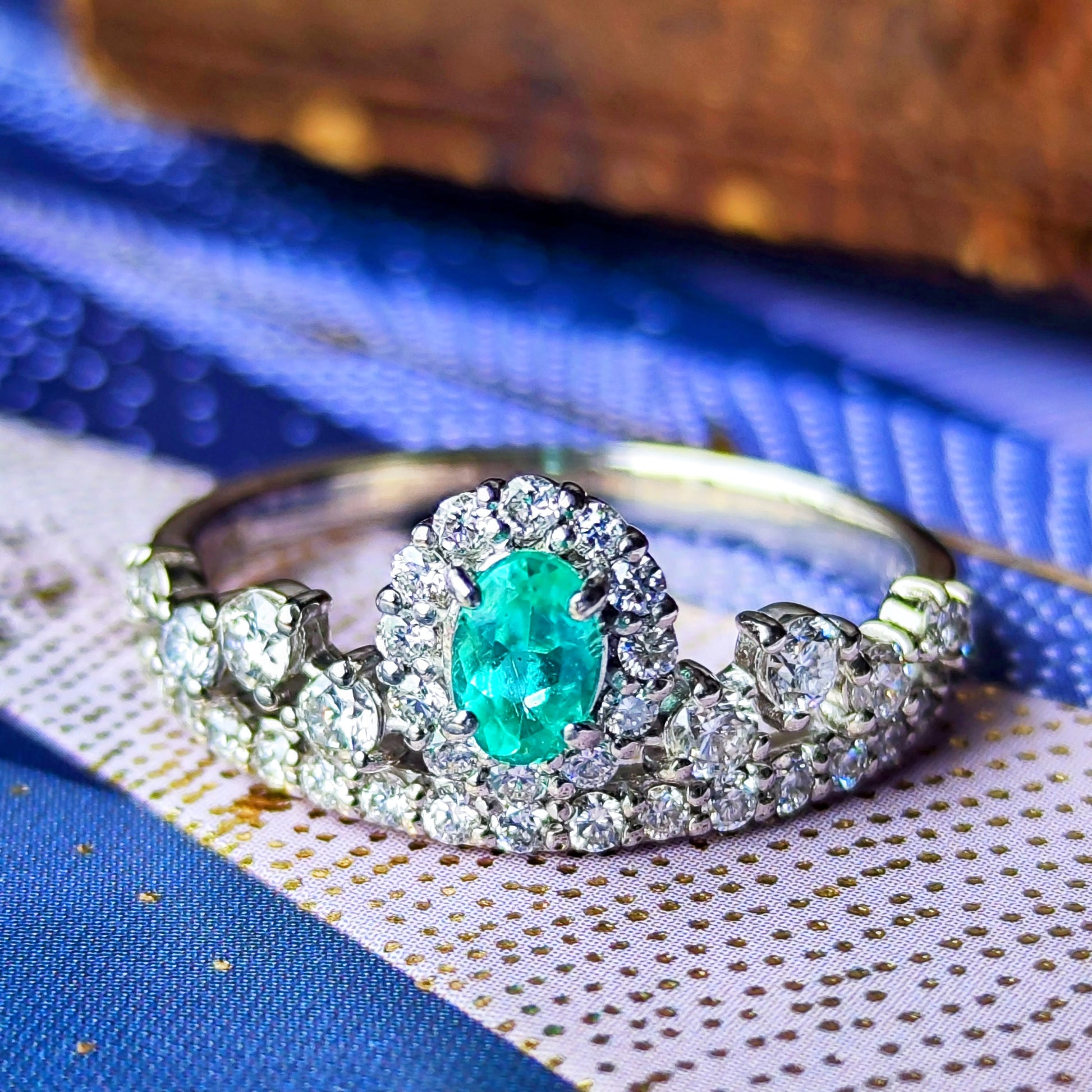 【トップカラー】天然パライバトルマリン 0.24ct 天然ダイヤモンド プラチナ