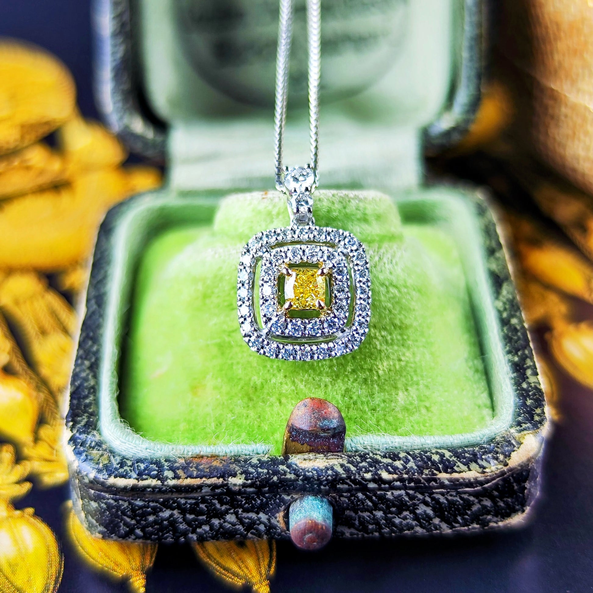【イエローダイヤ】FANCY INTENSE YELLOW VVS2 0.186ct ネックレス