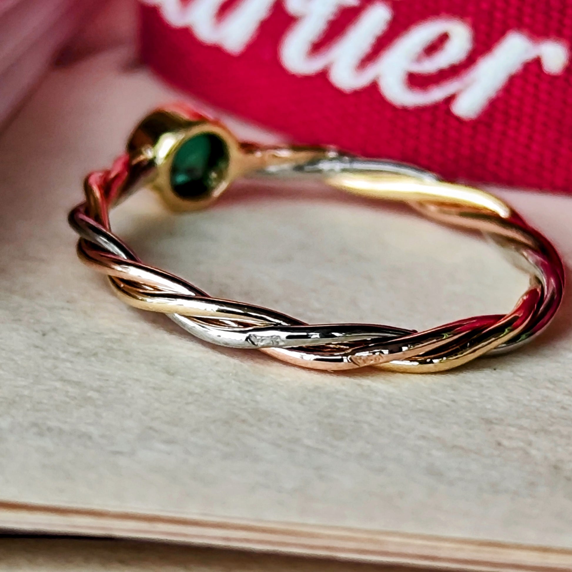 Cartier カルティエ エメラルド スリーカラーツイストリング