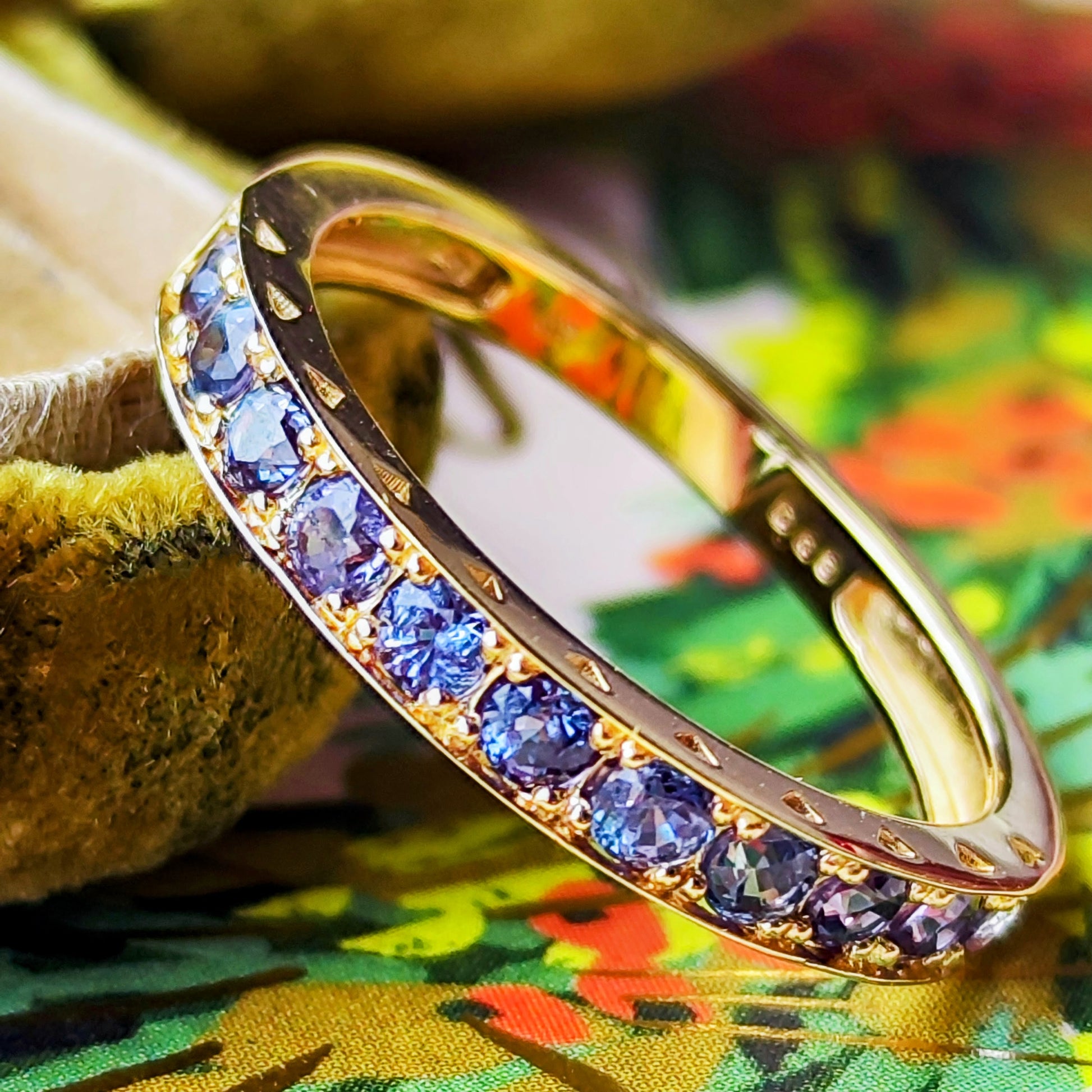 天然アレキサンドライト 0.65ct ハーフエタニティリング 18金YG ②