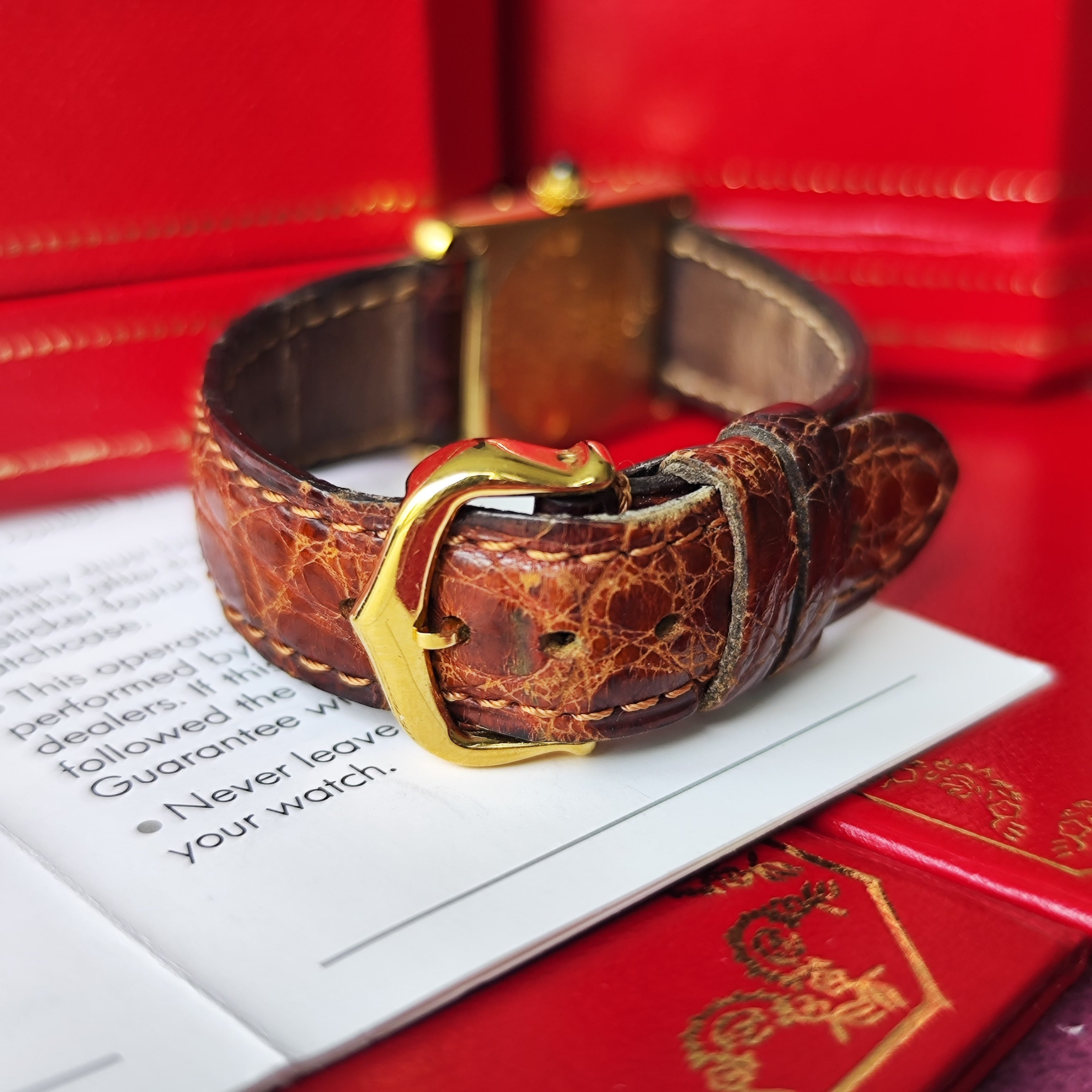 Cartier クォーツ時計 赤レザー Cartier カルティエ マストタンク クォーツ 腕時計 – Mico宝飾店