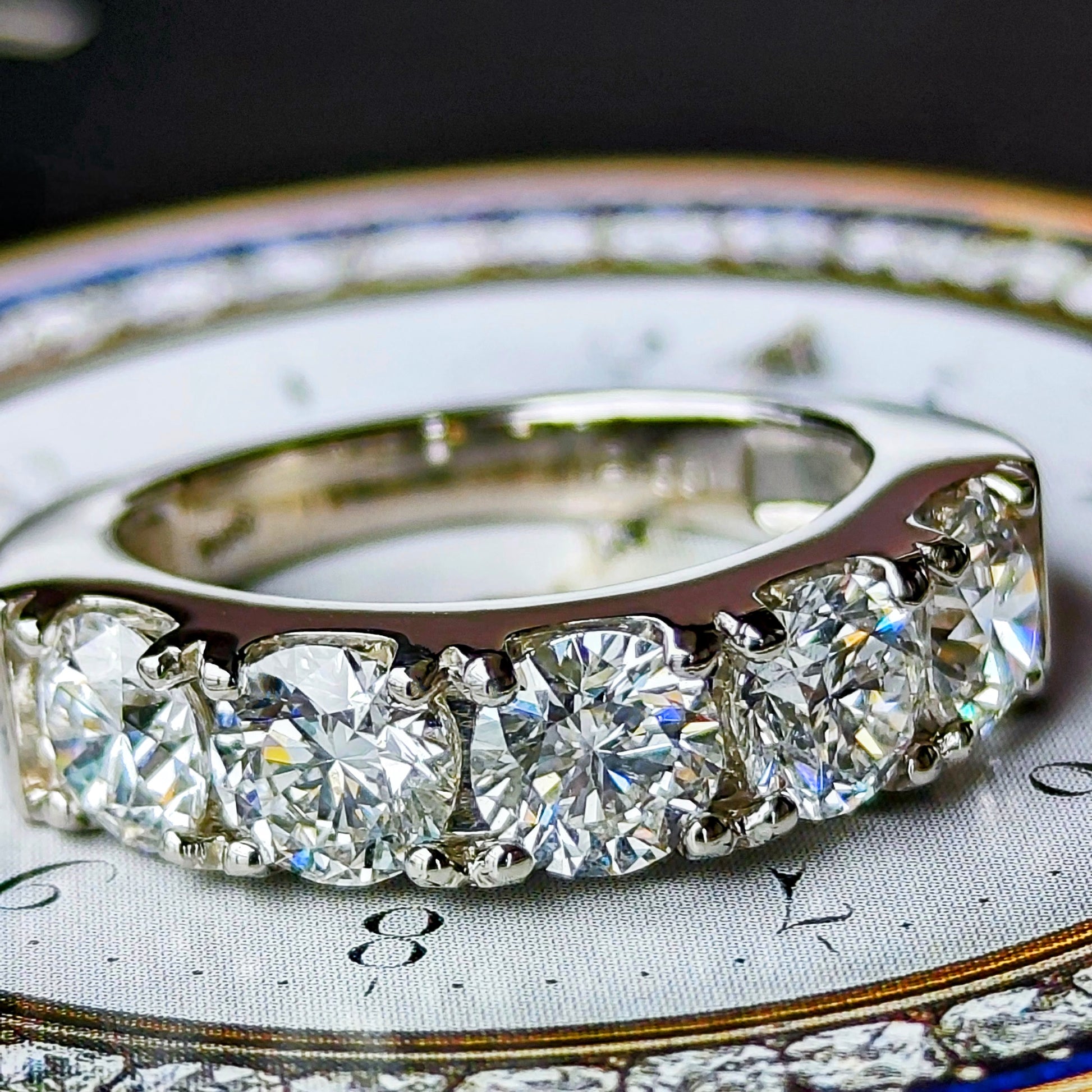 【特別なハフエタ】天然ダイヤモンド 2.65ct E-SI2-3E ハーフエタニティリング プラチナ