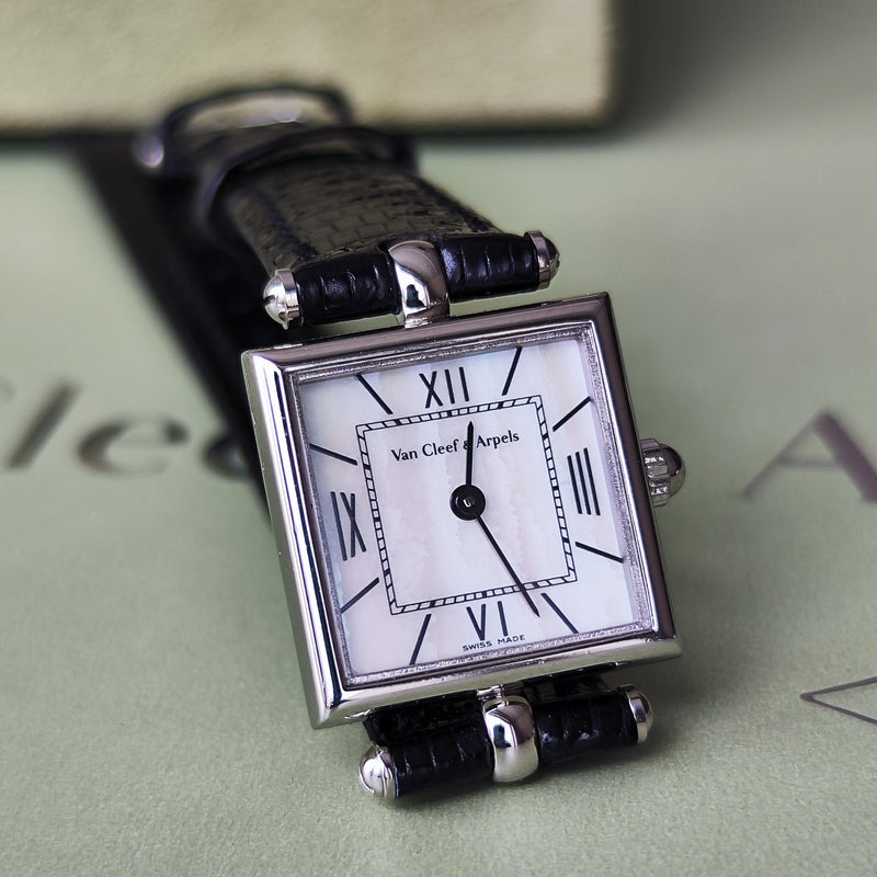 Van Cleef & Arpels ヴァンクリーフ&アーペル クラシックカレ クォーツ